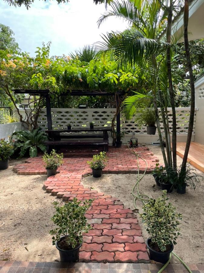 Banya Bnb ที่พักบ้านย่าบีแอนด์บี เมืองประจวบฯ Πράτσουατ Κίρι Χαν Εξωτερικό φωτογραφία